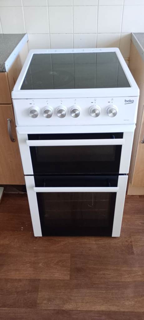 BEKO COOKER 2 YEARS OLD   AS GOOD AS NEW IN EXCELLENT CONDITION   £60.