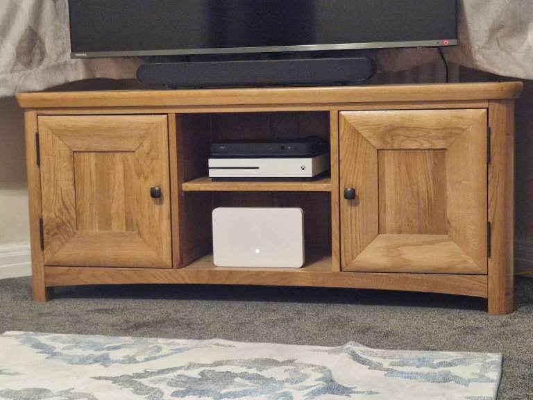 Tv stand solid oak 