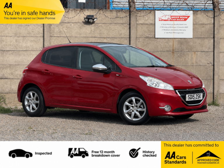 2015 (65) PEUGEOT 208 STYLE 1.2 PURETECH 5 DOOR * PAN ROOF * SAT NAV* DAB 