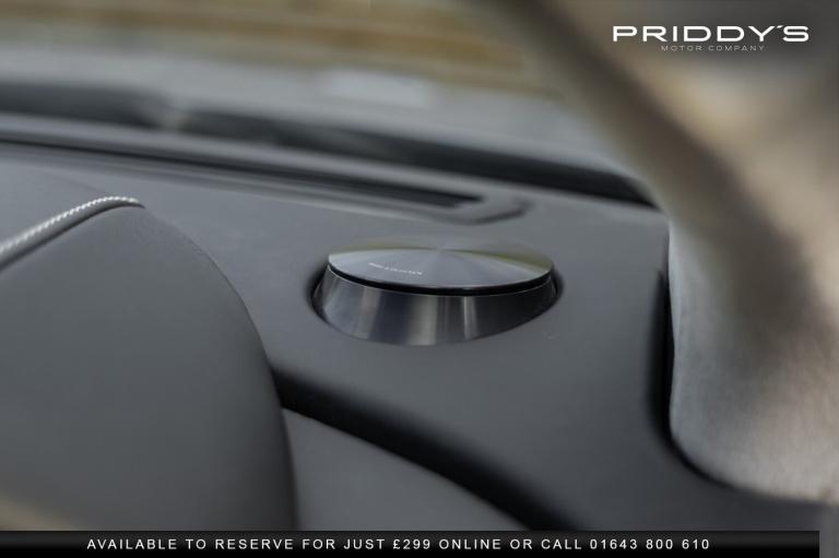 ASTON MARTIN DB9 6.0 V12 Carbon Centenary Edition - Number 36 out of 100 - HG14