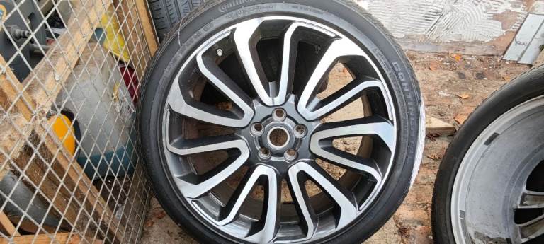 Range Rover l405 Turbine alloy...As New