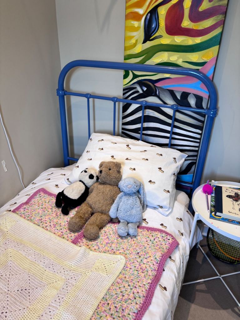 Metal Single Bed needs to go asap 