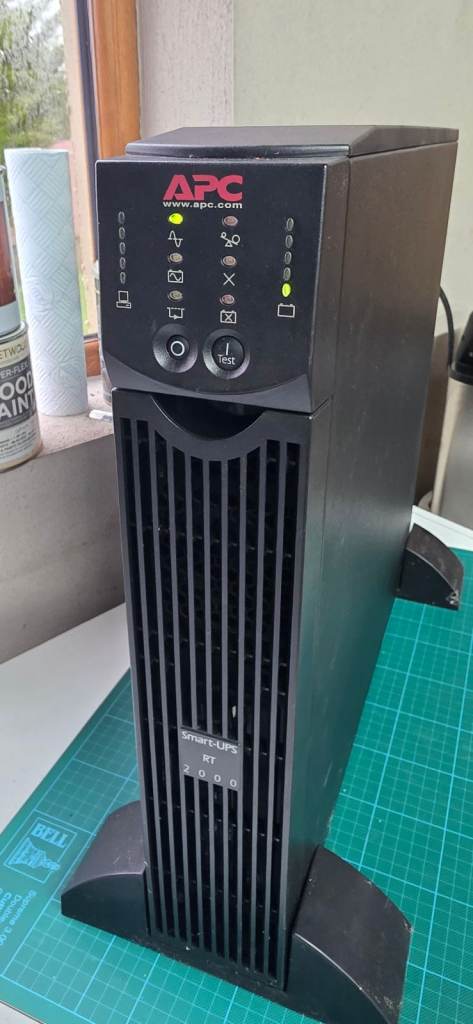 APC UPS Uninterruptible Power Supply – Good Condition