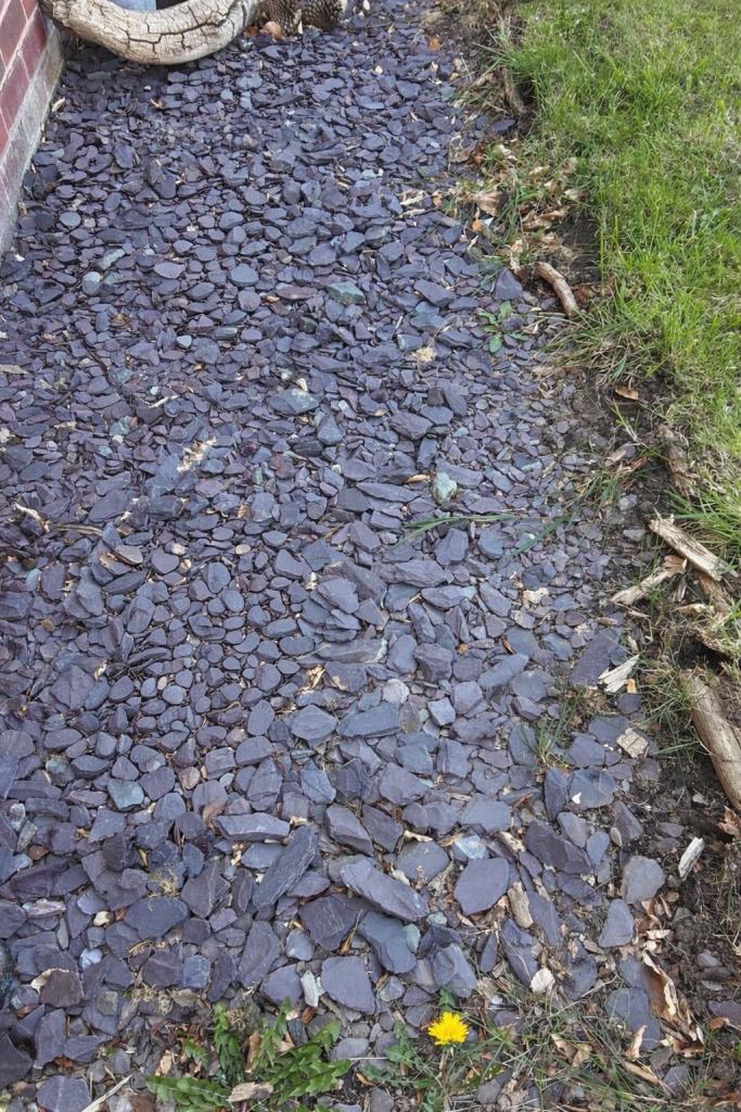10 Bags of Grey Stone Paving Chippings - Good Condition
