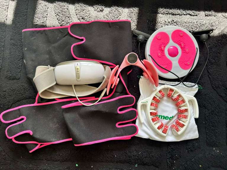 Slimming / toning fitness bundle – massage belt, cellulite massager, twister board & wraps
