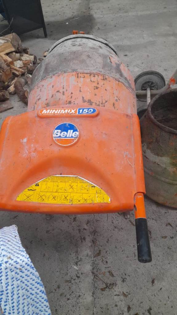 Mini cement mixer