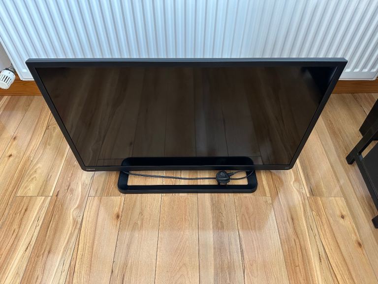 Toshiba 32 Inch LCD Colour TV With Remote and Stand And Cable Fully Working - Delivery Available 
