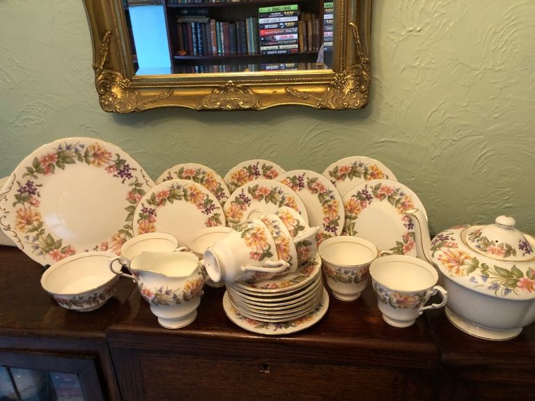 Vintage Paragon bone China Country lane 48 pieces 