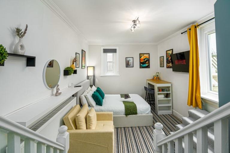 🏠Luxury Studio in Highbury – 1 Min from Station🔑