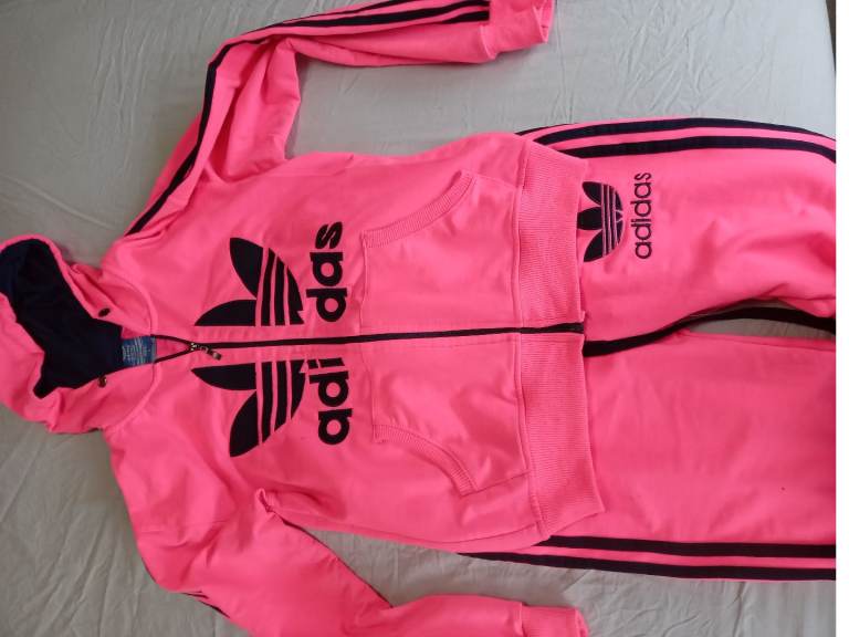 Women tracksuit 