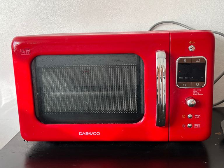 Microwave Retro Red