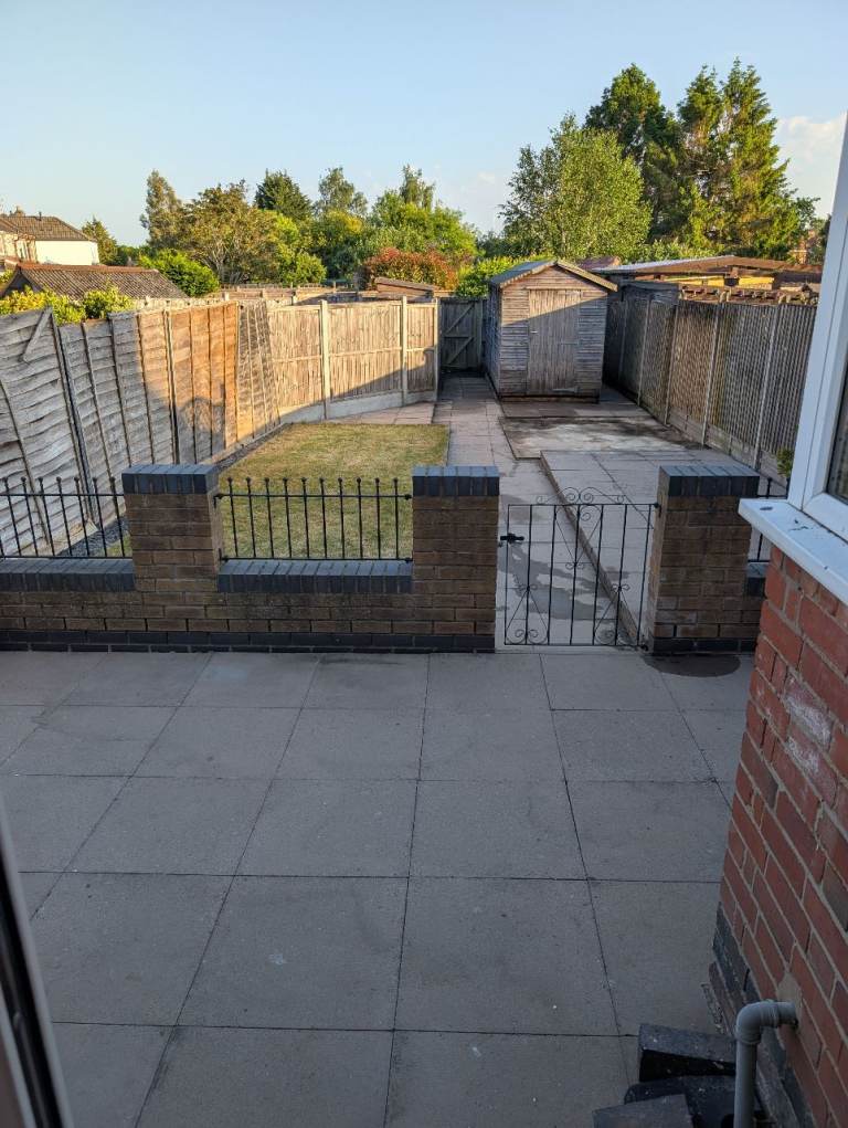 Wrought Iron Garden Gate & Railings – Black Metal – Good Condition – £120 ONO