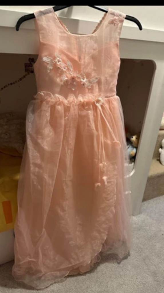 Girls lace dress 