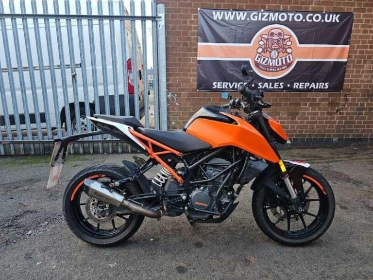 KTM Duke 125 '2018' HPI CLEAR/2 KEYS/SERVICE BOOK/OWNERS MANUAL