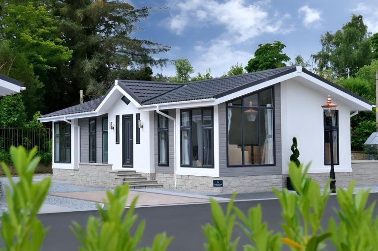 Stately Albion Wentwood in Essex  - Lodge / Caravan 
