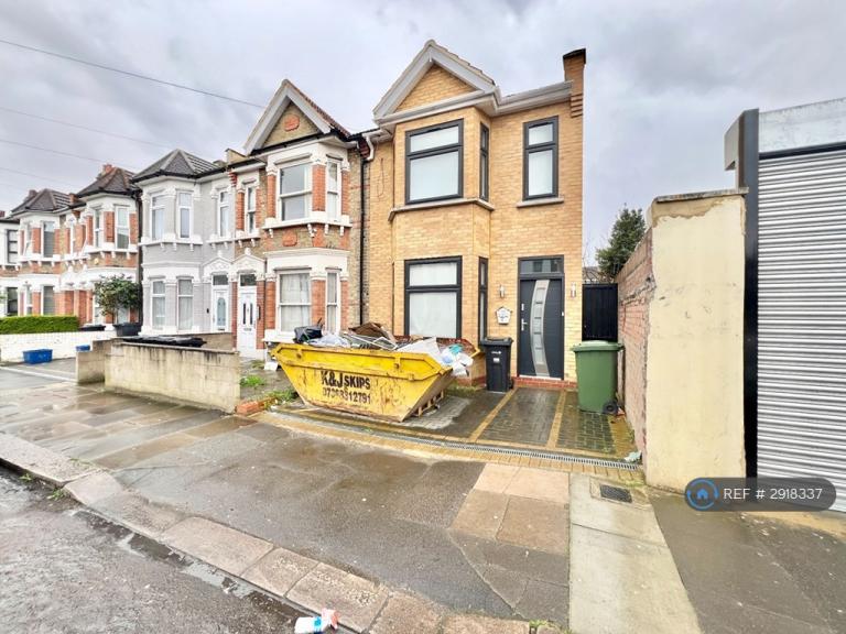 4 bedroom house in Mortlake Road, Ilford, IG1 (4 bed) (#2918337)