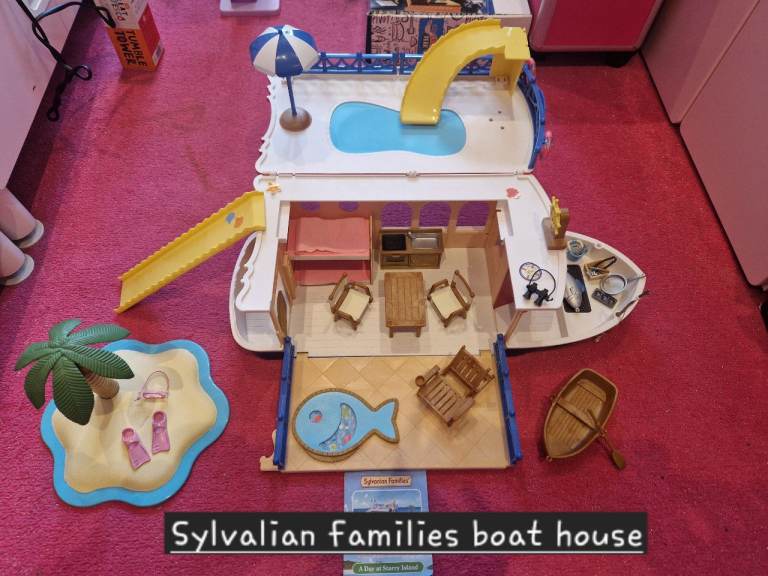 Sylvalian families cruising boat house