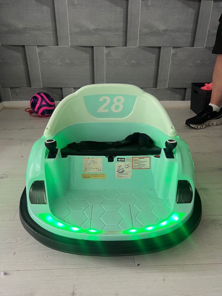 Kids bumper car ride on 