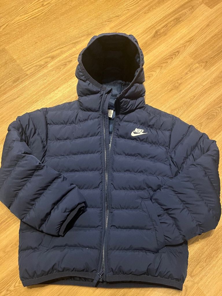 New Nike puffer jacket for boys size 11 yo