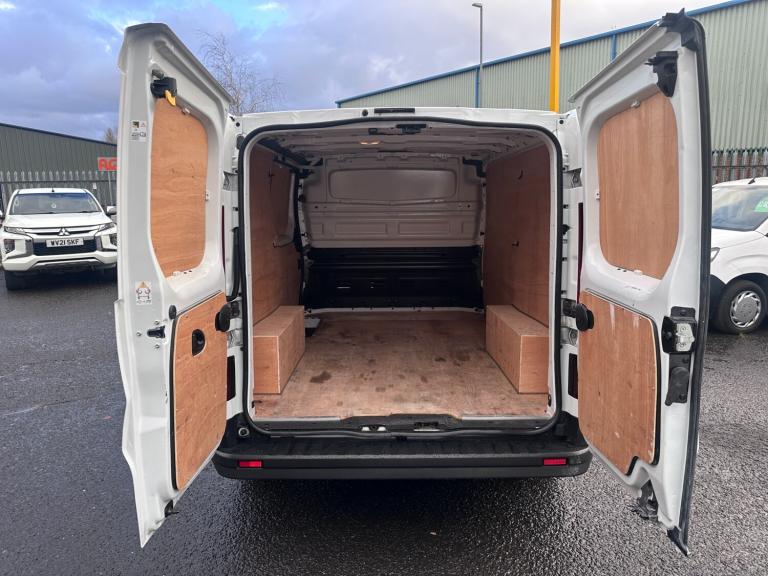 2023 73 RENAULT TRUCKS UK TRAFIC dCi 150 3T LWB L2 H1 Van Red Edition