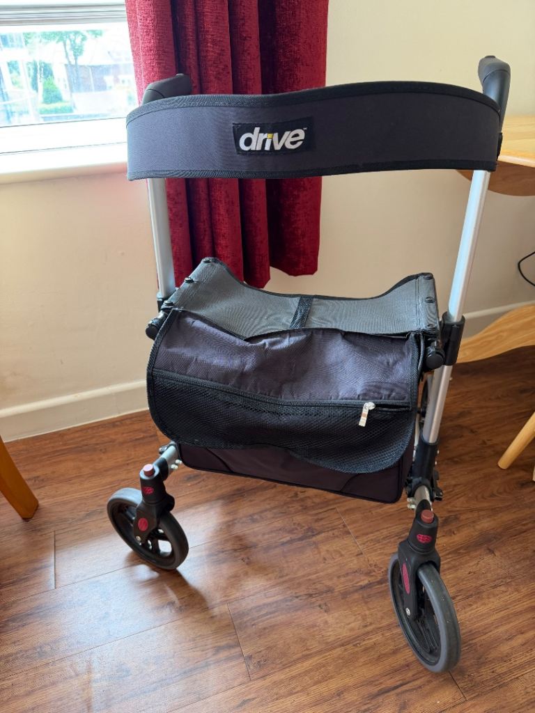 Drive Medical Nitro SL Ultra-Light Rollator