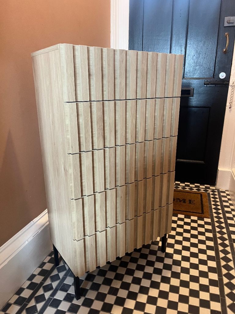 Brand new 5 drawer chest 