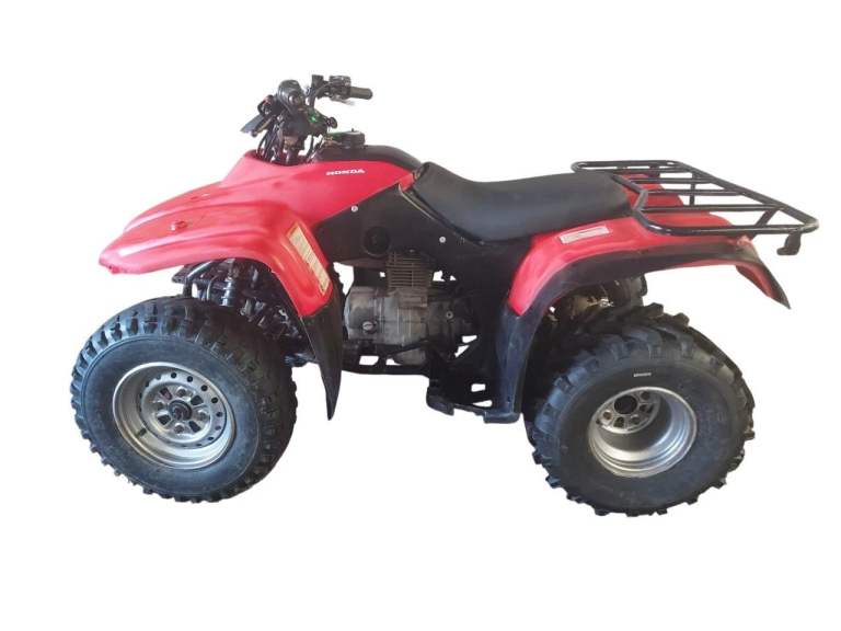 HONDA TRX 250 RED FOURTRAX QUAD BIKE ATV Former - Fully working, Ready to drive.