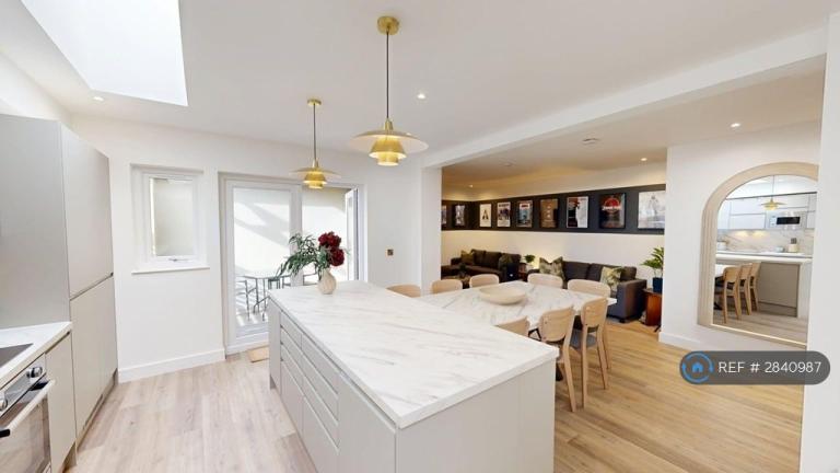 1 bedroom in High St, Gosport, PO12 (#2840987)