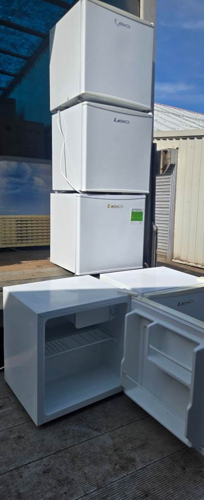 Lec R50052W table top FRIDGE, Mini FRIDGE with small Icebox, 5x Available 