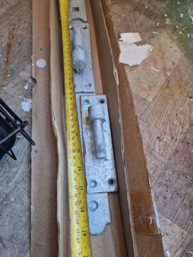 Heavy duty galvanised hinges 