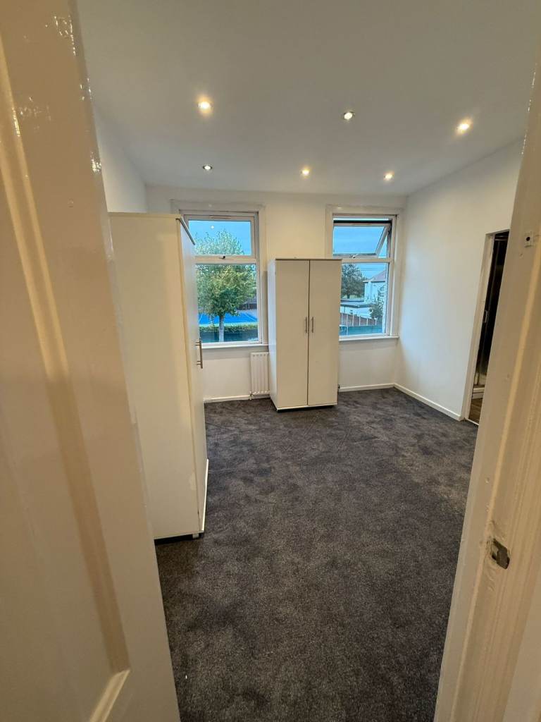 4-Bedroom House to Rent – IG1 