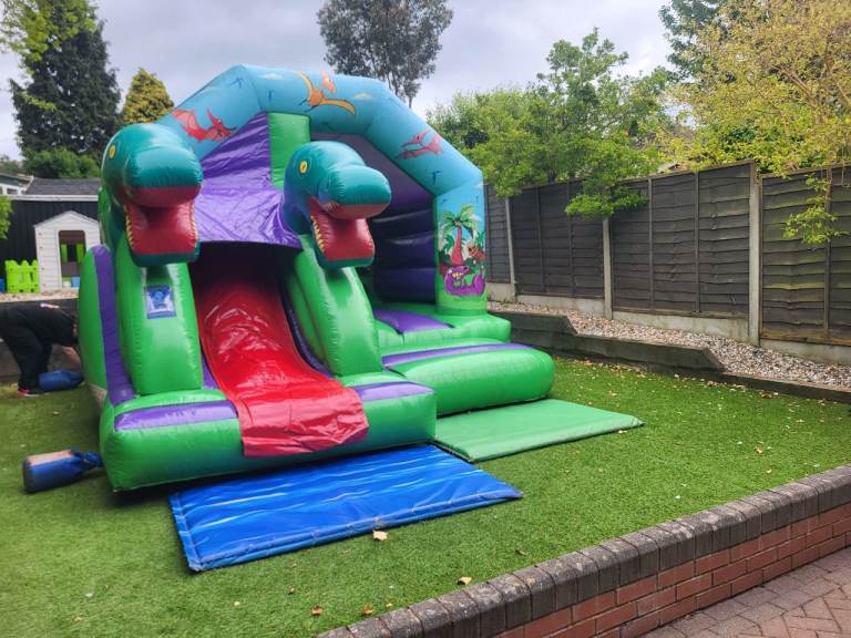 Bouncy castles hire 