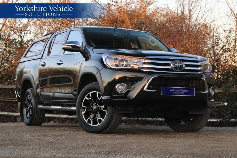 2017 Toyota Hilux 2.4 D-4D Invincible X Auto 4WD Euro 6 4dr (TSS, 3.5t) PICK UP Diesel Automatic