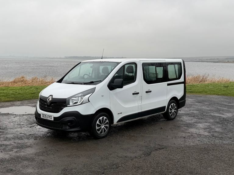 2015 Renault Trafic - 9 Seater Minibus (Removable), Recent MOT, Low Miles, NO VAT