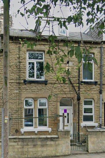 Two large double bedroom house (furnished) in Bradford 3, off Leeds Road, backside of Hindu Temple.