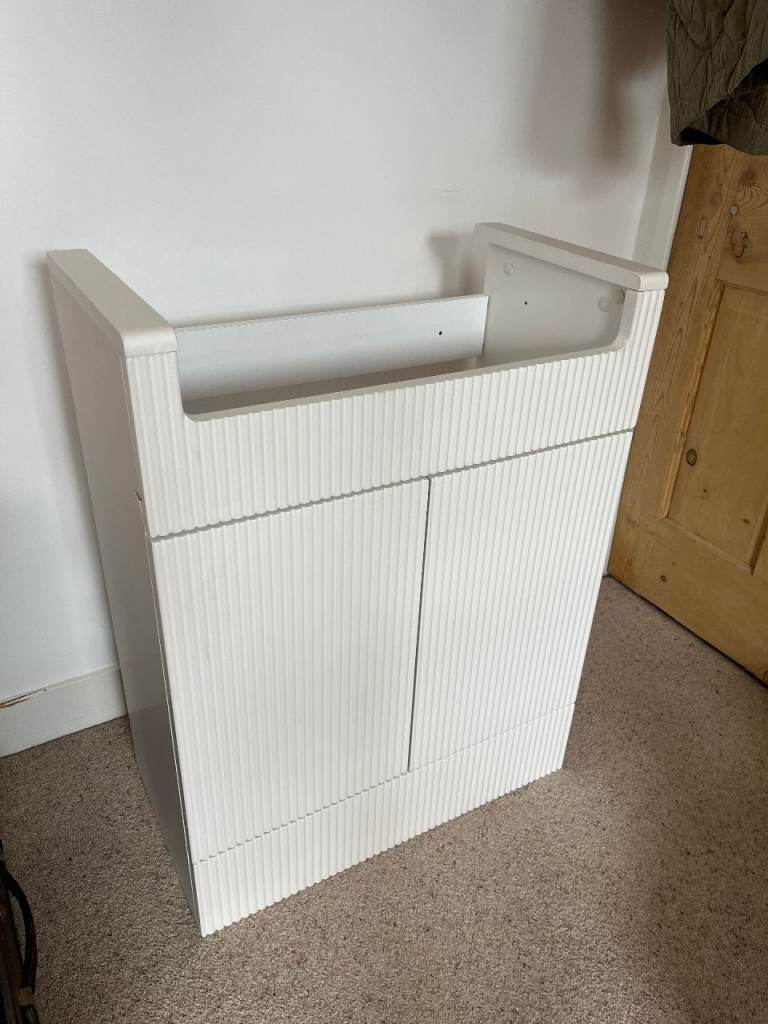 Bathroom Mountain Vanity Unit (slightly damaged WITHOUT sink, taps and handles) not used 