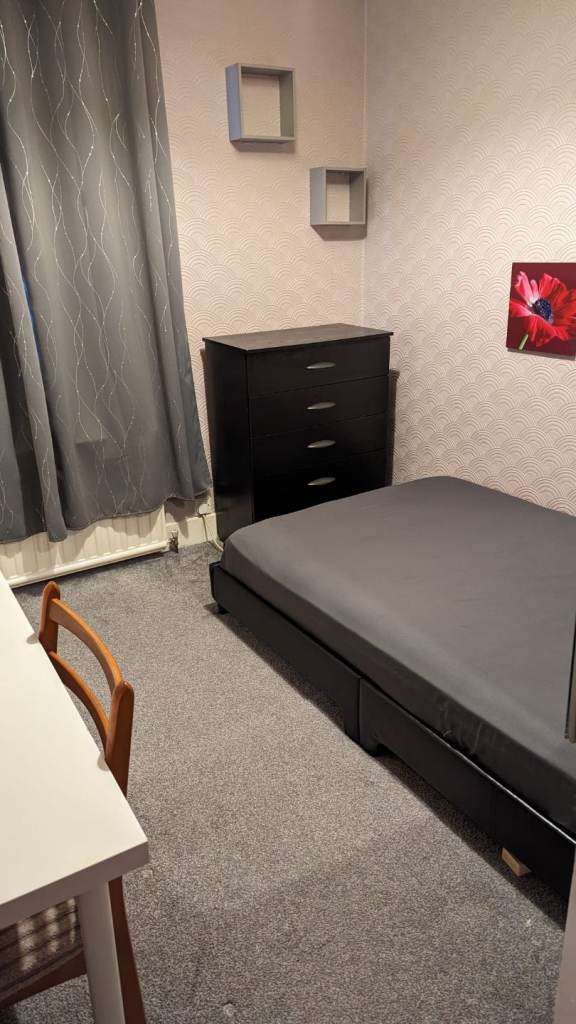 Comfortable Double Room near Stratford, East London