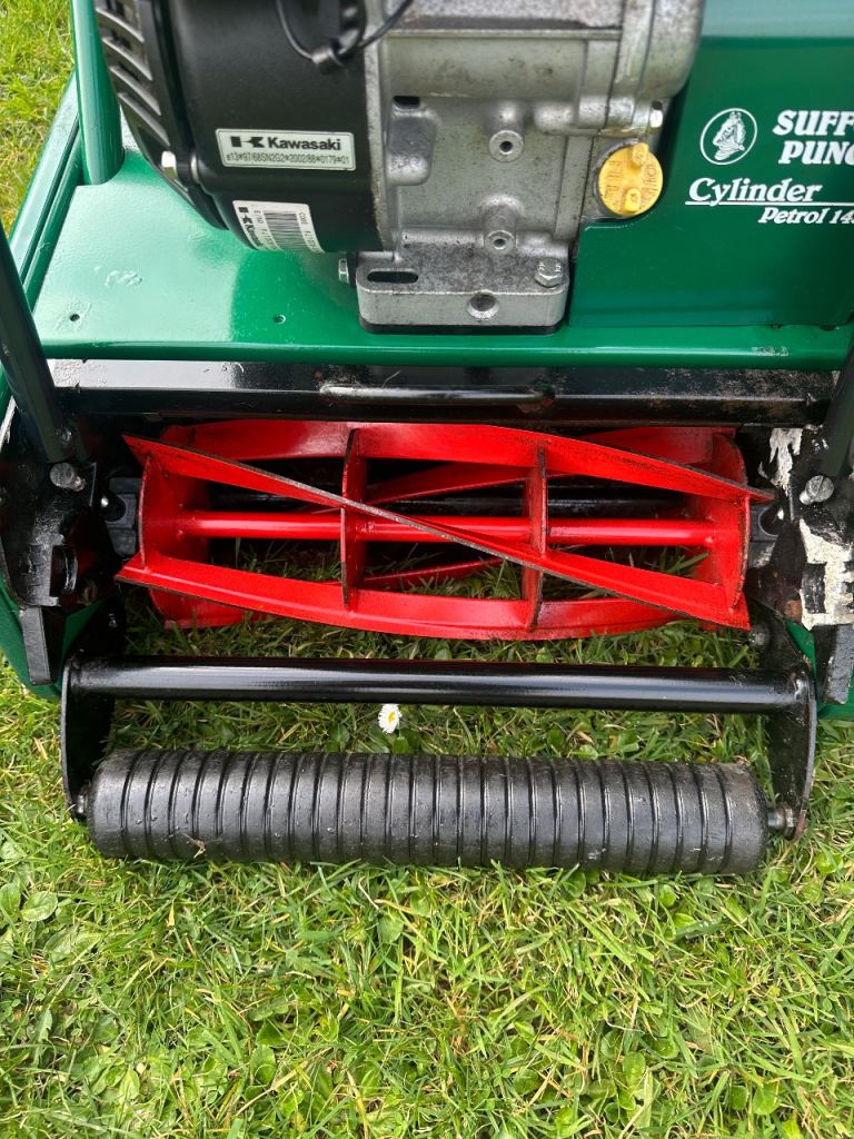 Kawasaki FJ100D petrol cylinder lawnmower super cond. serviced Allett Punch greens roller mower 