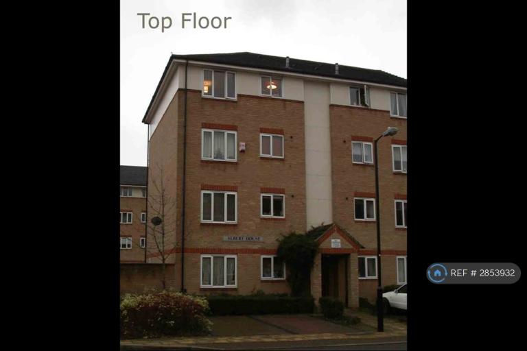 1 bedroom flat in Albert House, London, SE8 (1 bed) (#2853932)