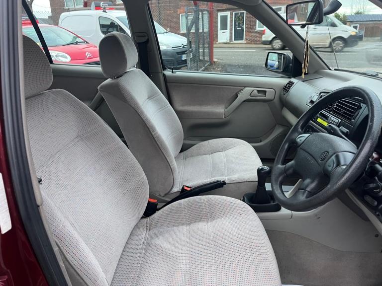 1997 Volkswagen Golf 1.6 GL 5dr [100bhp] HATCHBACK Petrol Manual