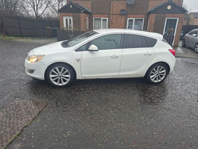 Vauxhall, ASTRA, Hatchback, 2010, Automatic, 1956 (cc), 5 doors