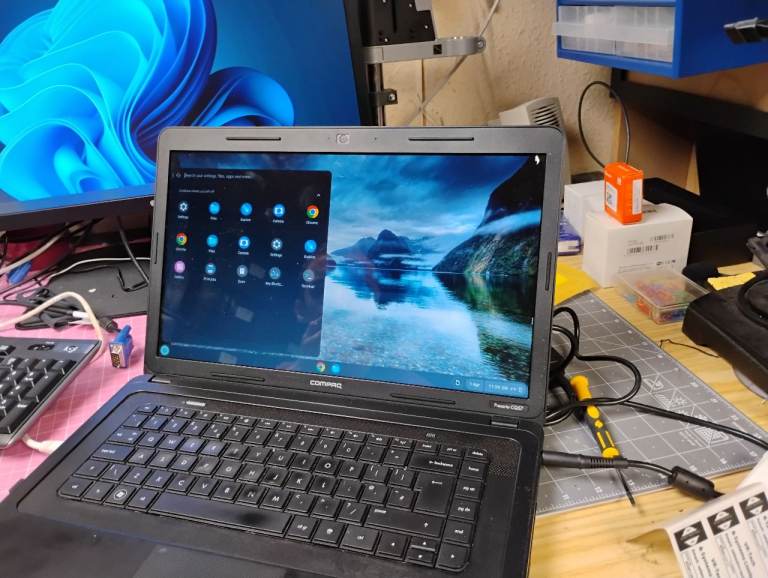 VR8500117-001 Compaq Presario CQ57, intel core i3 m380, 8GB RAM, 240GB SSD