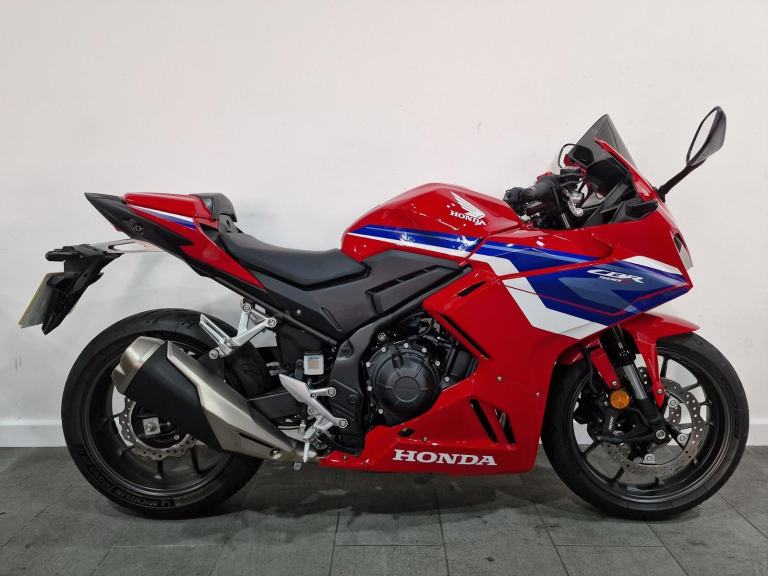 2025 Honda CBR500R, Immaculate, Sports Pack, Service Plan, Heated Grips, A2