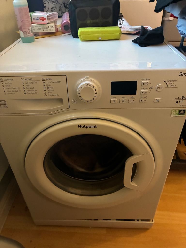 Hotpoint Washing Machine – White, Fair Condition