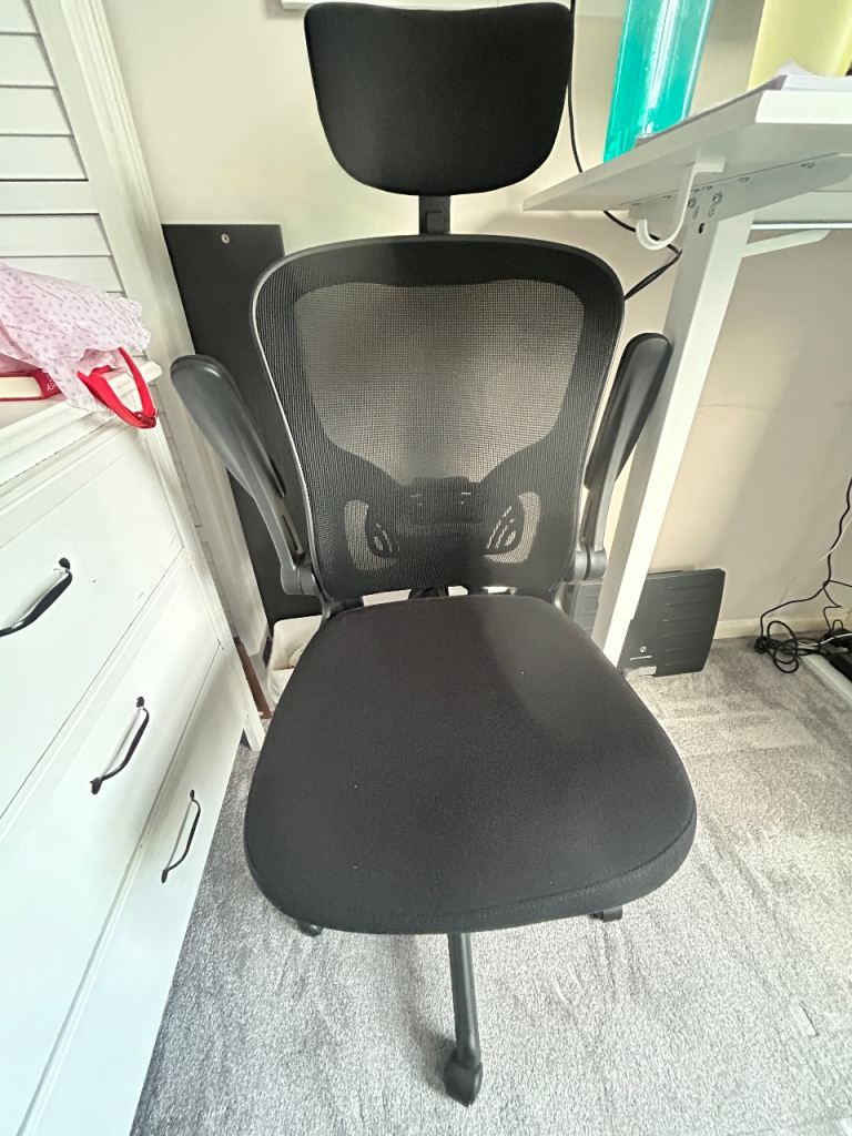 Black office chair 