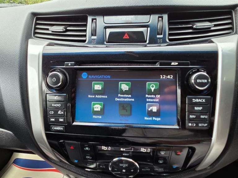 2016 Nissan Navara Double Cab Pick Up Tekna 2.3dCi 190 4WD PICK UP DIESEL Manual