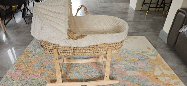 Clair de lune moses basket and rocking stand 