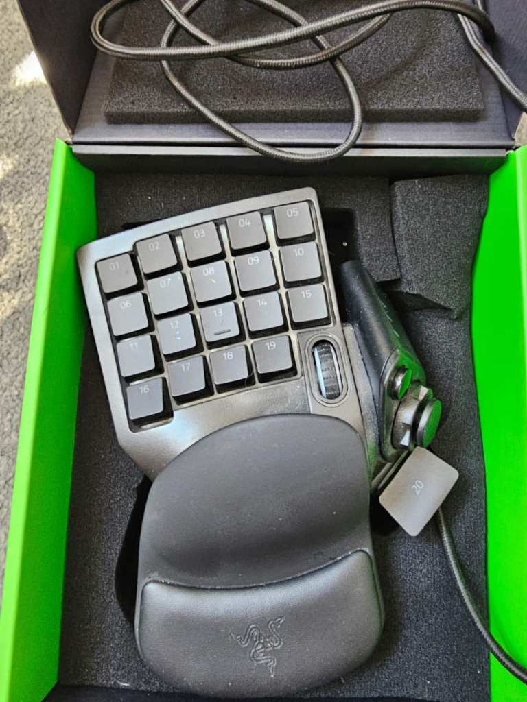 Razer Tartarus V2 - Gaming Keypad 