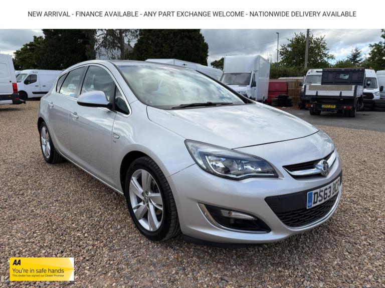 2013 Vauxhall Astra 1.6 16v SRi Hatchback 5dr Petrol Manual Euro 5 (115 ps) Hatchback Petrol Manual