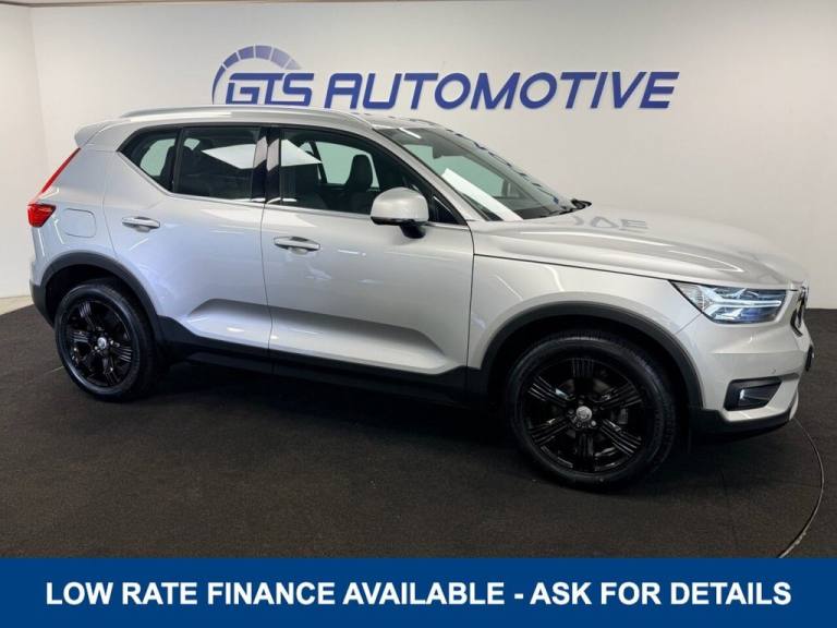 2019 Volvo XC40 1.5 T3 INSCRIPTION 155 BHP + SAT NAV + LEATHER ESTATE Petrol Manual